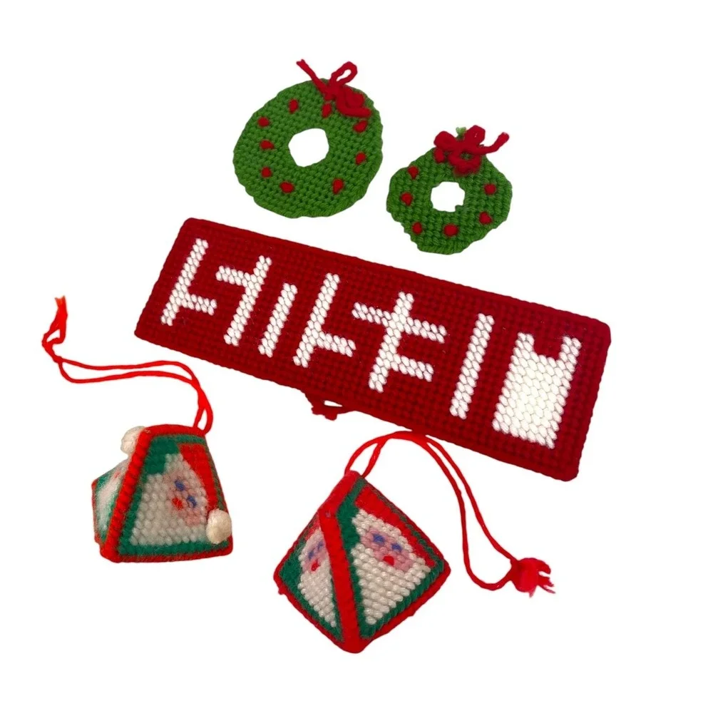 Vintage Christmas‎ Ornaments / Magnets Needlepoint Handmade Wreath Santa A14Q